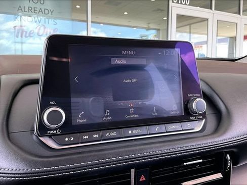 Used 2022 Nissan Rogue SV FWD image 22