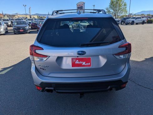 Used 2019 Subaru Forester Premium AWD/4WD image 4