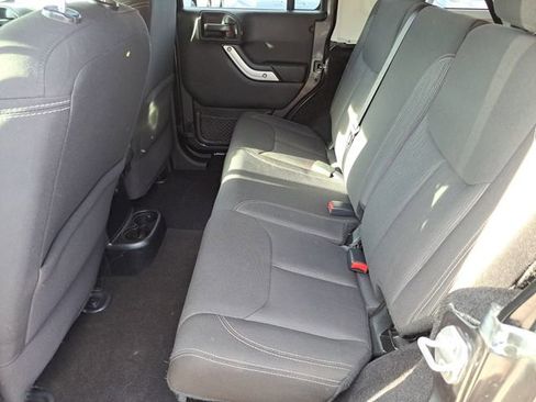 Used 2017 Jeep Wrangler Unlimited Sahara AWD/4WD image 9