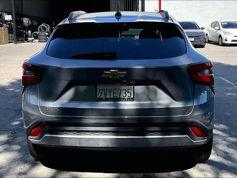 Used 2025 Chevrolet Trax LT w/ Driver Confidence Package FWD image 5