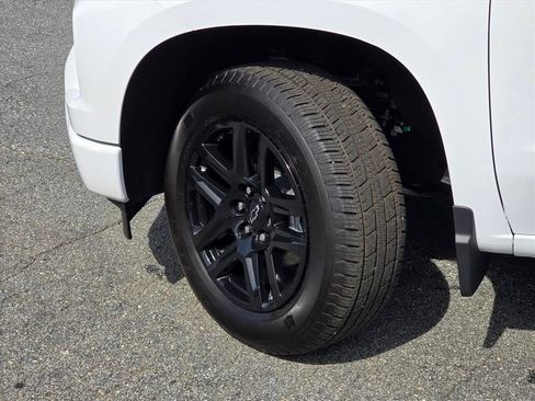 Used 2025 Chevrolet Silverado 1500 Custom AWD/4WD image 27
