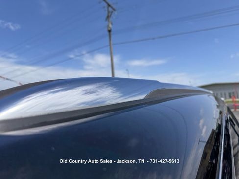 Used 2019 Chrysler Pacifica Touring-L FWD image 9