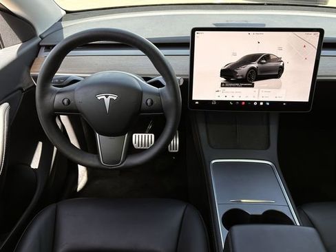Used 2022 Tesla Model Y Performance image 12