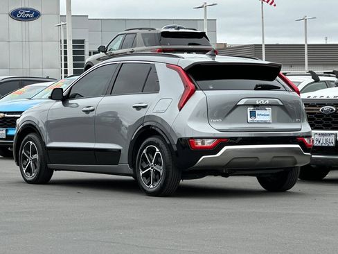 Used 2023 Kia Niro FWD image 6