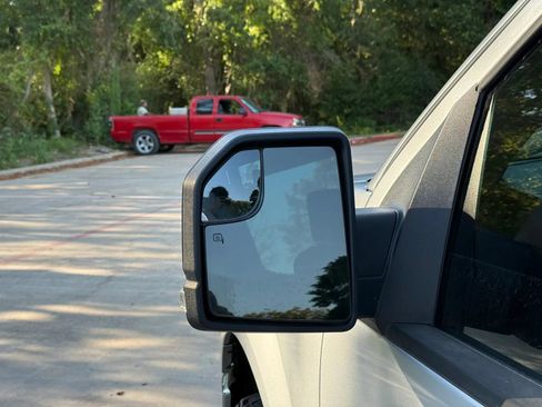 Used 2018 Ford F150 XLT w/ Equipment Group 302A Luxury AWD/4WD image 12
