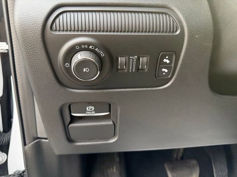 Used 2022 Jeep Wagoneer Series III w/ Convenience Group I AWD/4WD image 17