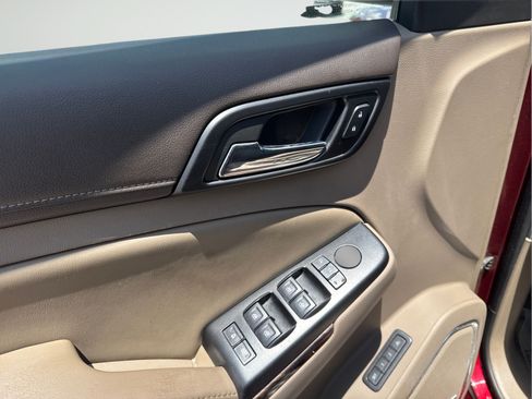 Used 2017 GMC Yukon SLT AWD/4WD image 11