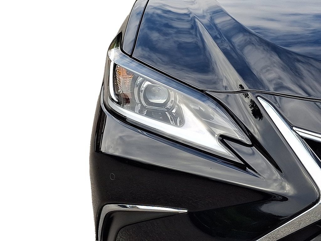Used 2024 Lexus ES 300h w/ Premium Package FWD image 10