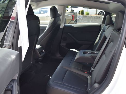 Used 2023 Tesla Model Y Long Range AWD/4WD image 19