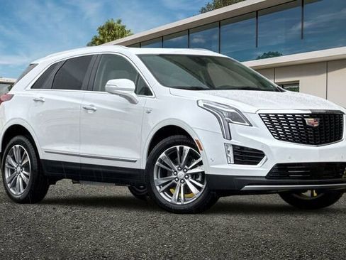 New 2026 Cadillac XT5 Premium Luxury image 2