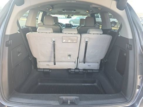 Used 2018 Honda Odyssey Elite image 12