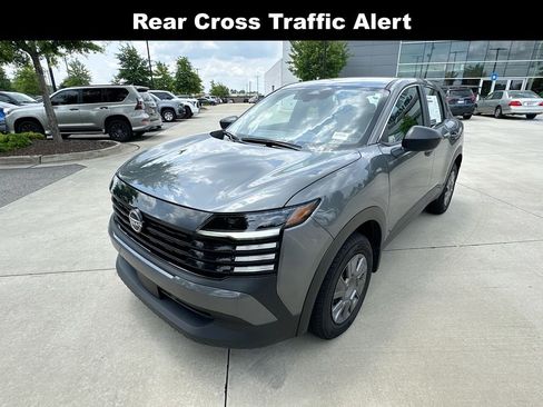 Used 2025 Nissan Kicks S FWD image 5