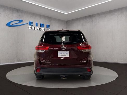 Used 2018 Toyota Highlander XLE AWD/4WD image 14