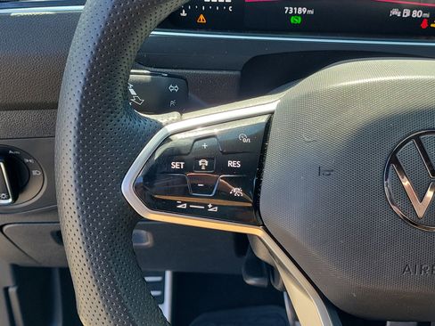 Used 2023 Volkswagen Tiguan SE R-Line image 22