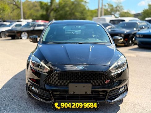 Used 2018 Ford Focus ST w/ Equipment Group 401A FWD image 13