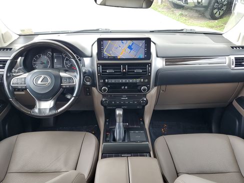 Used 2022 Lexus GX 460 Premium w/ Accessory Package image 19