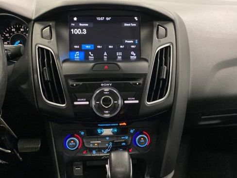 Used 2018 Ford Focus SEL w/ Cold Weather Package FWD image 13