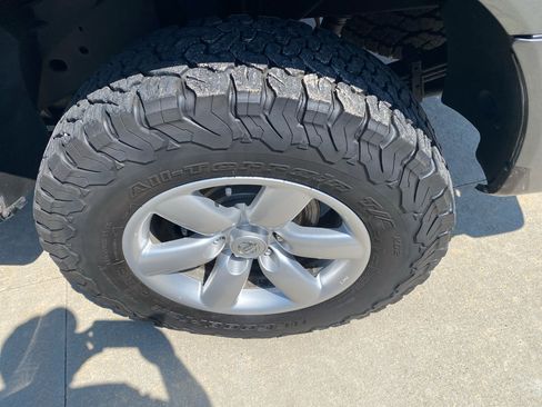 Used 2013 Nissan Titan SV image 10