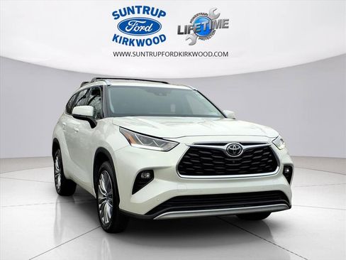 Used 2020 Toyota Highlander Platinum image 1
