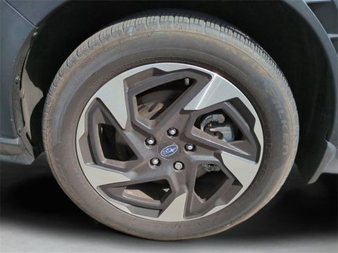 Used 2024 Subaru Crosstrek 2.5i Limited w/ Crosstrek Mirror Package image 11