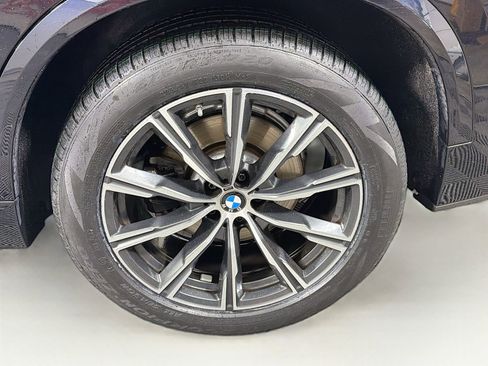 Used 2022 BMW X5 xDrive40i w/ M Sport Package AWD/4WD image 34