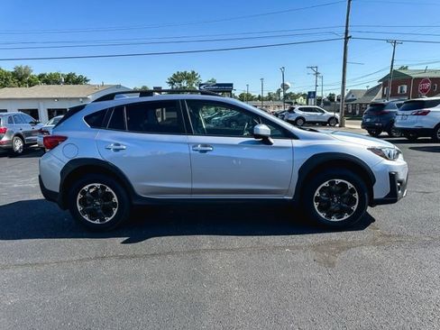 Used 2021 Subaru Crosstrek 2.0i Premium w/ Moonroof Package AWD/4WD image 9