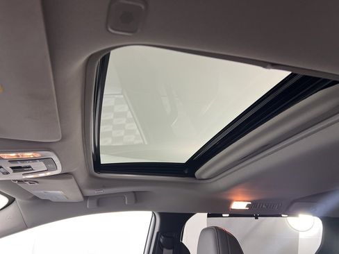 Used 2025 Toyota Sienna XLE image 12