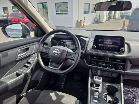 Used 2025 Nissan Rogue SV FWD image 25