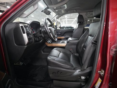 Used 2019 Chevrolet Silverado 2500 LTZ w/ Duramax Plus Package image 7