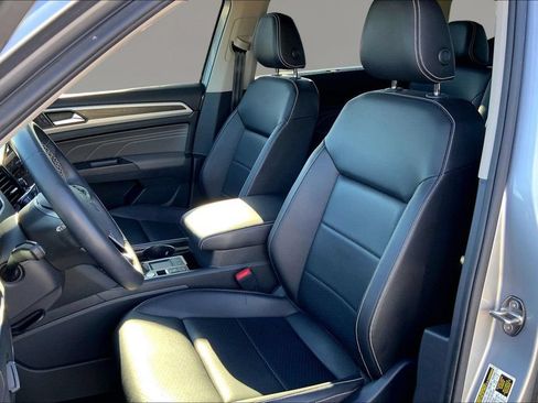 Certified 2023 Volkswagen Atlas SE FWD image 24