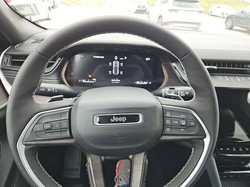 New 2026 Jeep Grand Cherokee Altitude AWD/4WD image 21