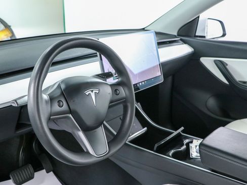 Used 2020 Tesla Model Y Long Range AWD/4WD image 20