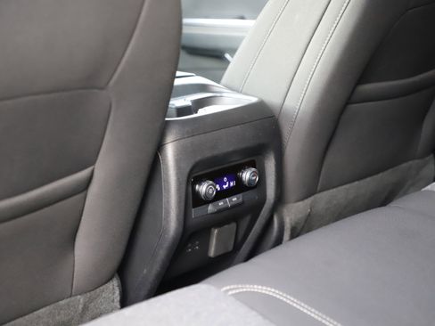 Used 2025 GMC Acadia Elevation image 15