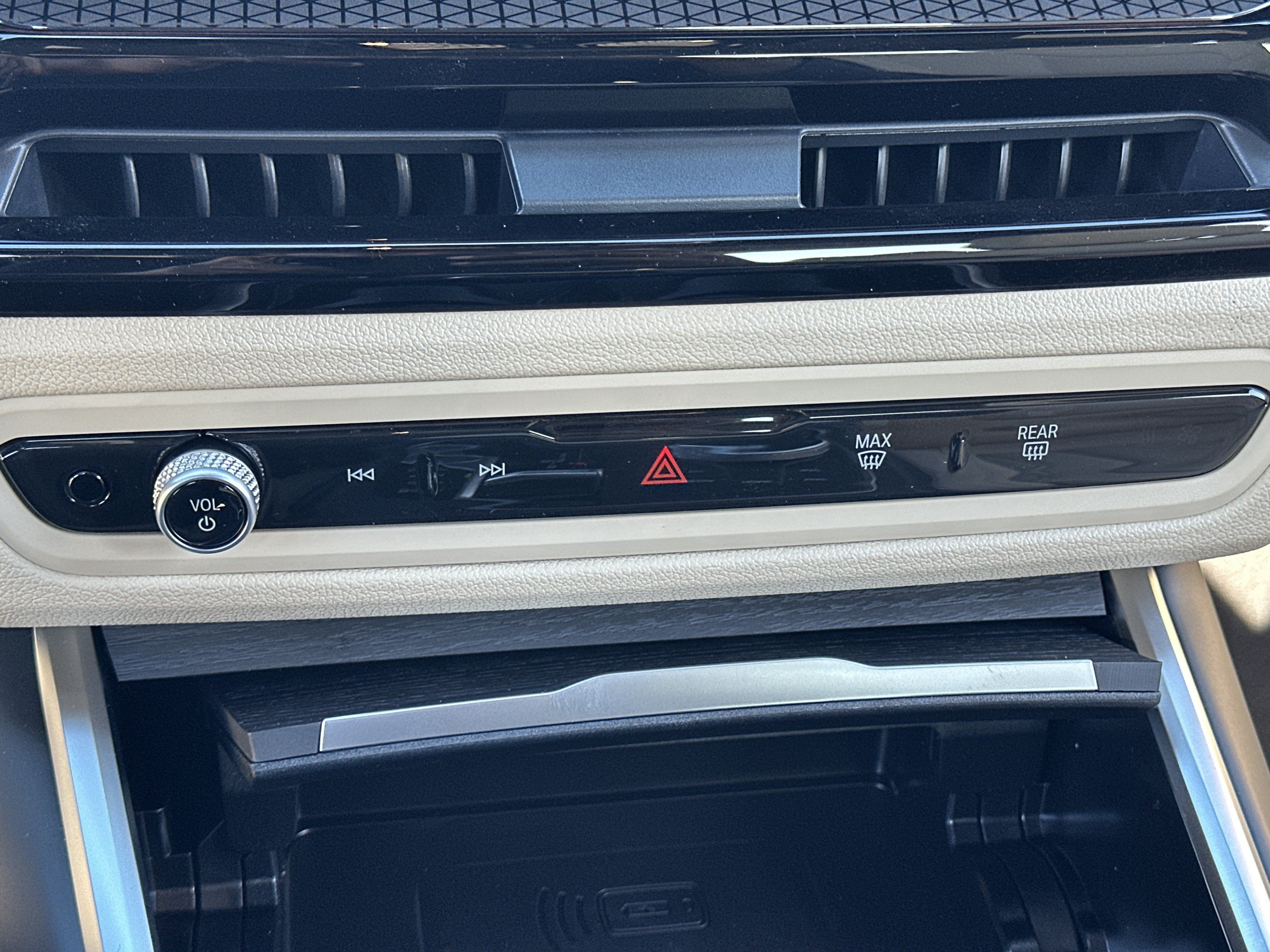 Certified 2026 BMW 330i Sedan w/ M Sport Package RWD image 10