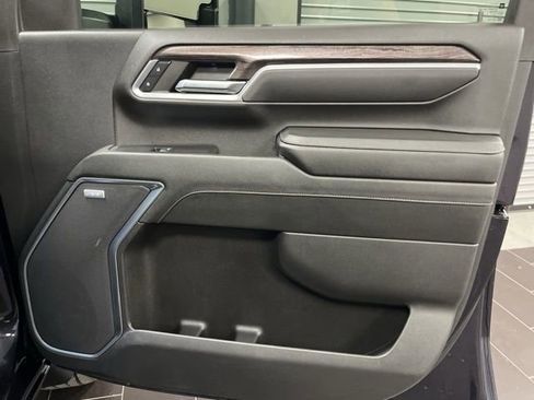 Used 2024 Chevrolet Silverado 2500 LTZ w/ LTZ Convenience Package image 14