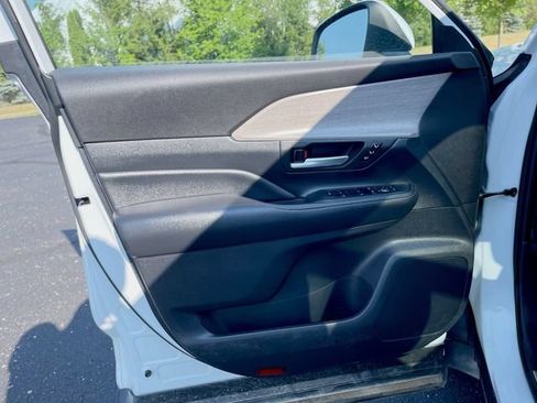 Used 2025 Toyota Grand Highlander AWD image 23
