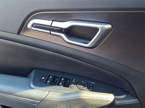 Used 2026 Kia Sportage EX w/ EX Panorama Roof Package image 16