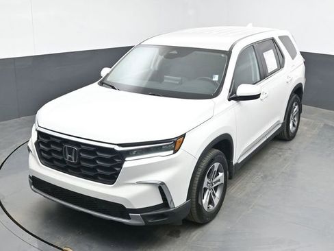 Used 2025 Honda Pilot EX-L image 37