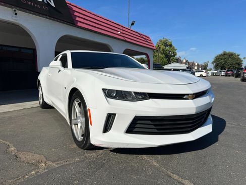 Used 2018 Chevrolet Camaro LT RWD image 2
