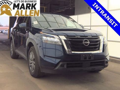 Used 2025 Nissan Pathfinder SV FWD image 1