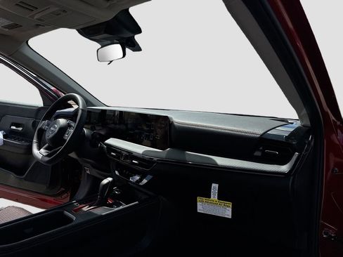 Used 2025 Nissan Kicks SR w/ SR Premium Package image 25