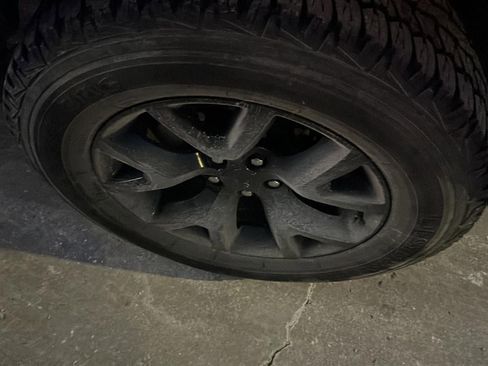 Used 2017 Jeep Cherokee Trailhawk image 15