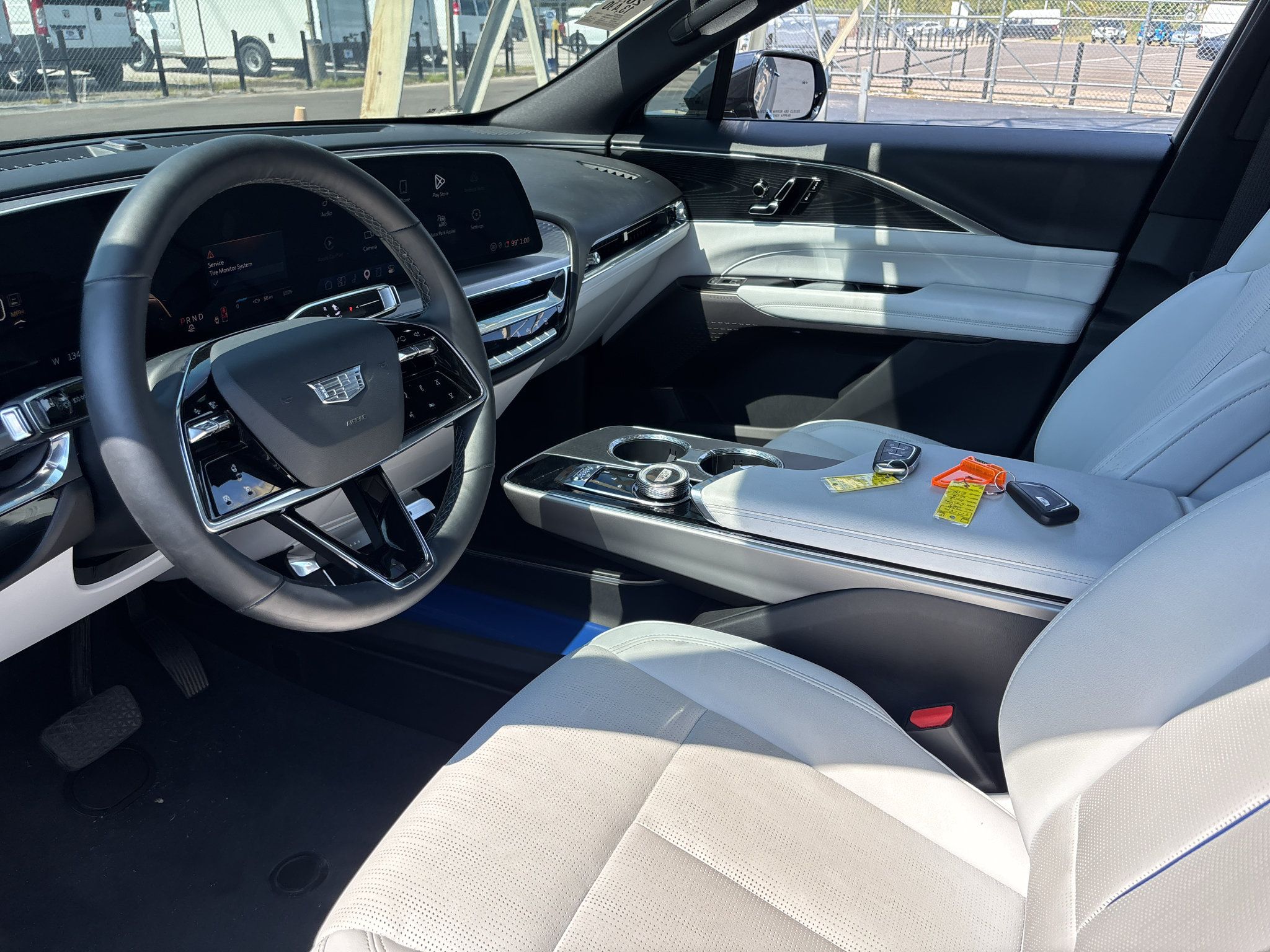 Used 2024 Cadillac Lyriq Luxury RWD image 17