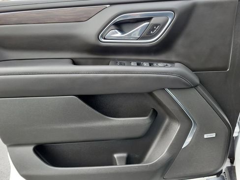 Used 2023 Chevrolet Suburban Z71 image 21