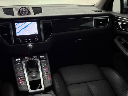 Used 2018 Porsche Macan GTS w/ Premium Package Plus image 30