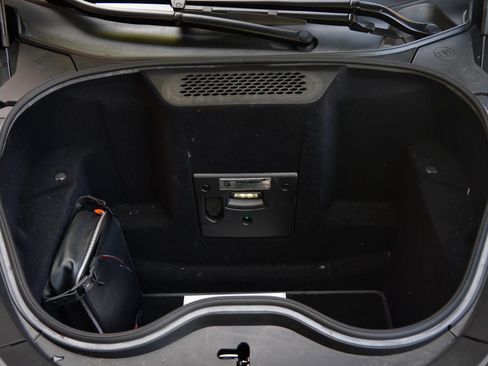 Used 2023 McLaren GT RWD image 24