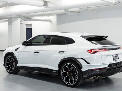 Used 2024 Lamborghini Urus Performante image 3