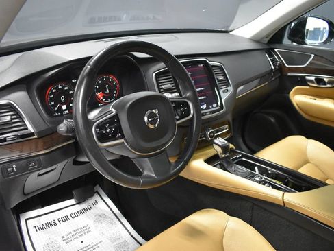 Used 2016 Volvo XC90 T6 Momentum w/ Momentum Plus Package AWD/4WD image 4
