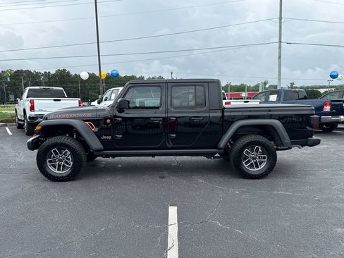 Used 2025 Jeep Gladiator Mojave AWD/4WD image 9