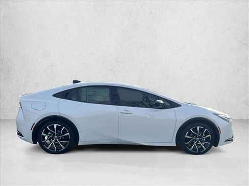 New 2026 Toyota Prius Plug-In Hybrid FWD image 10